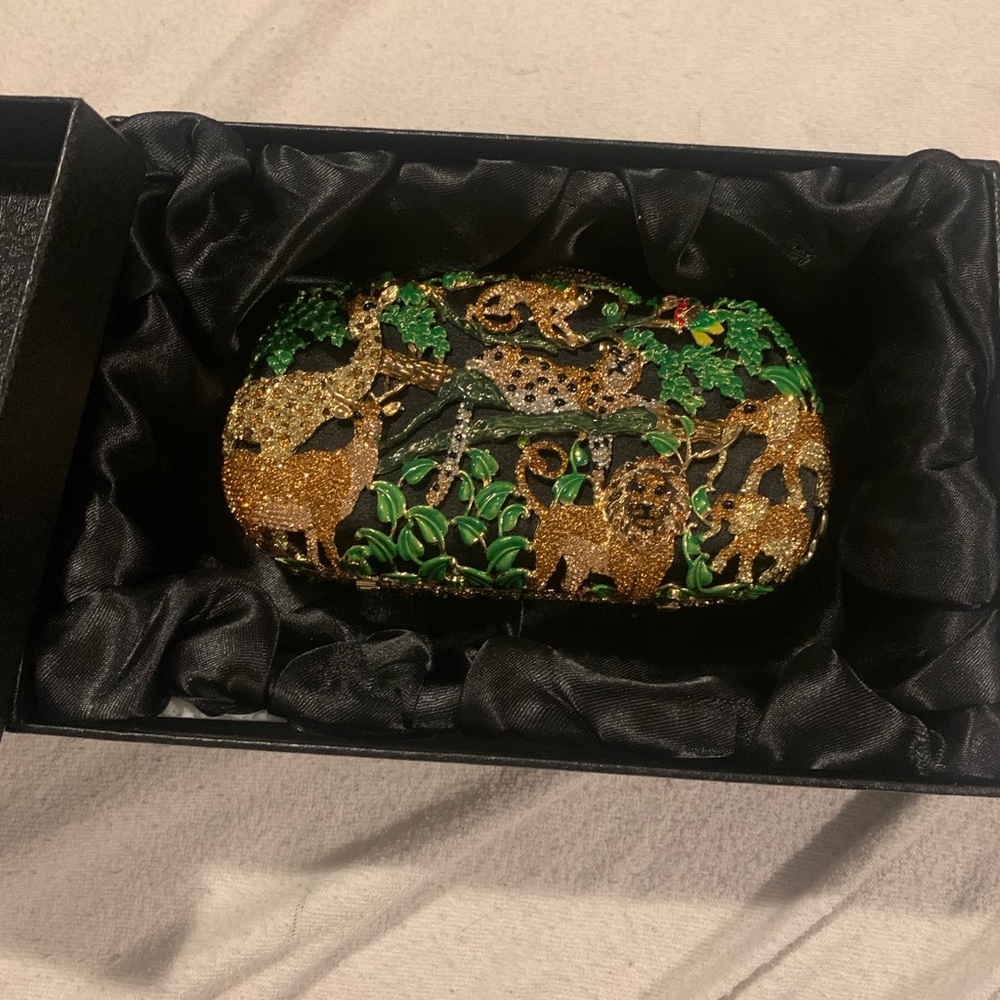 Jungle Clutch